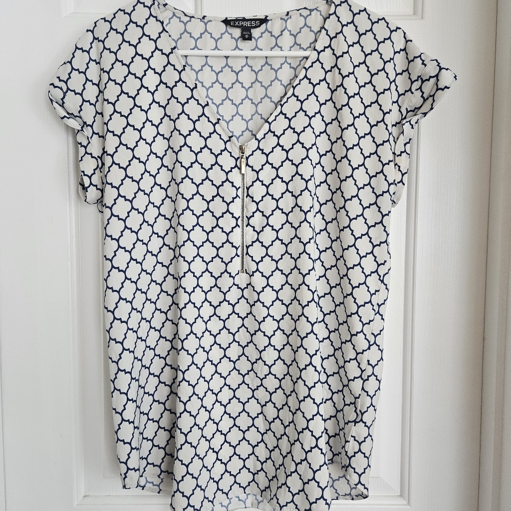 Express Women's Navy and White Patterned Top